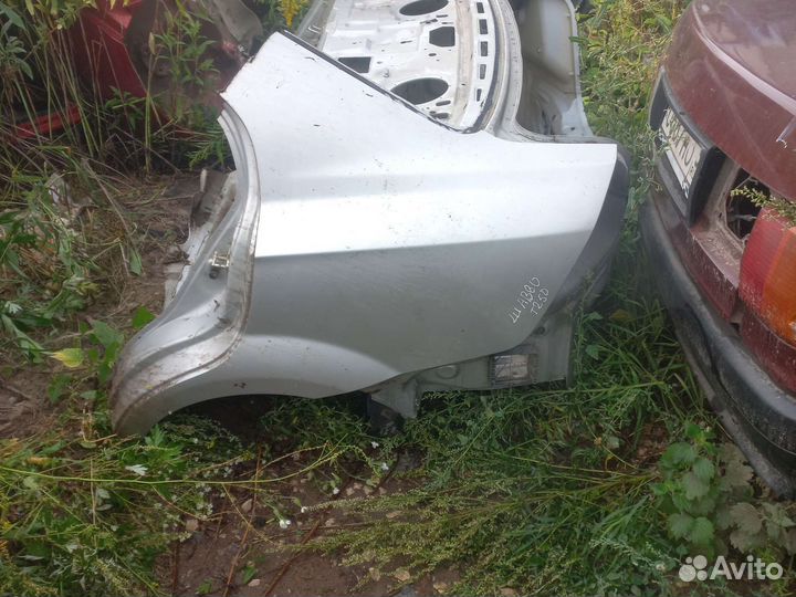 Задние крылья на шевроле авео т250 седан 2008г