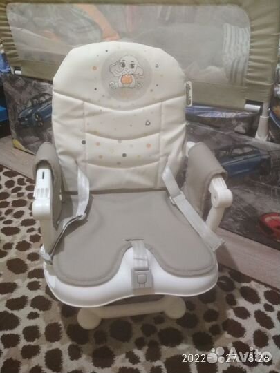 Стульчик для кормления Chipolino Lollipop