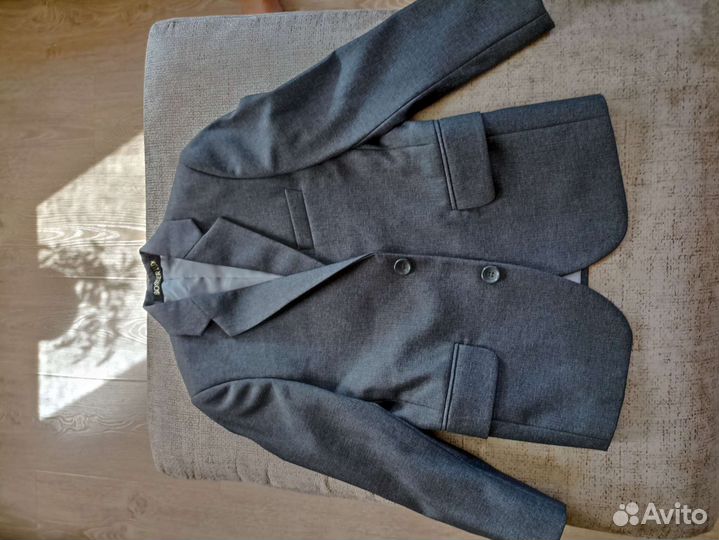 Пиджак для мальчика на рост 128см 32 размер