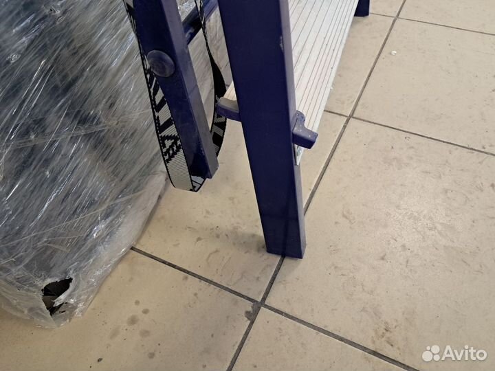 Стальная стремянка Алюмет 9 ступеней. Серия М8409