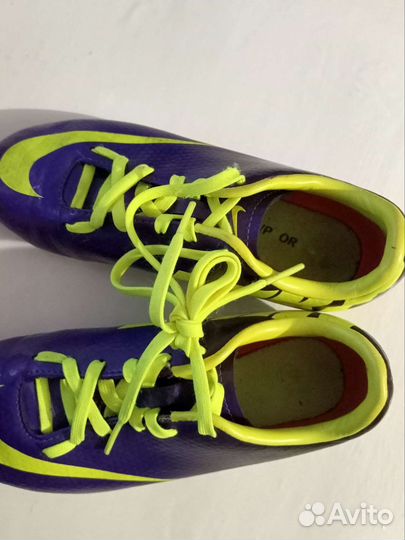 Футбольные бутсы nike