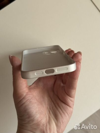 Чехол на iPhone 13