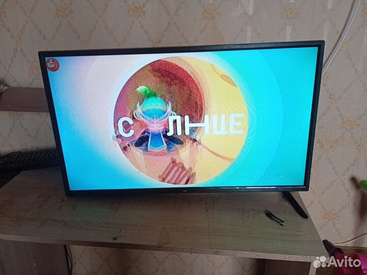Продам SMART тв большой