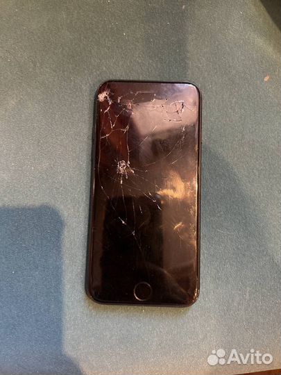 Телефон iPhone SE