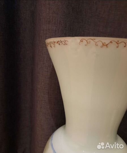 Ваза трехслойное молочное стекло, 56,5 см