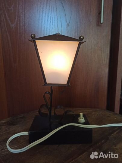 Лампа настольная