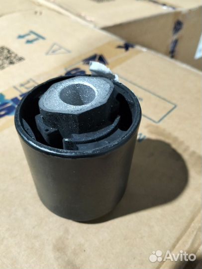 Сайлентблок кабины передний 850962100019