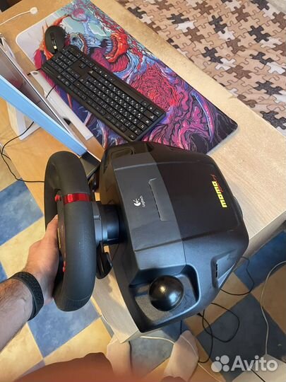 Комплект Logitech momo Racing Force Feedback