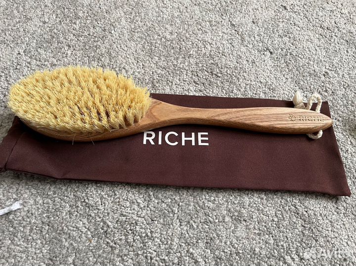 Массажная щетка riche антицеллюлит