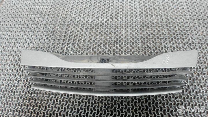 Решетка радиатора Renault Laguna 2, 2001