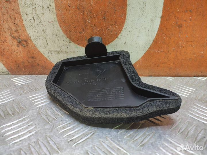 Пыльник радиатора правый Toyota Rav4 4 CA40