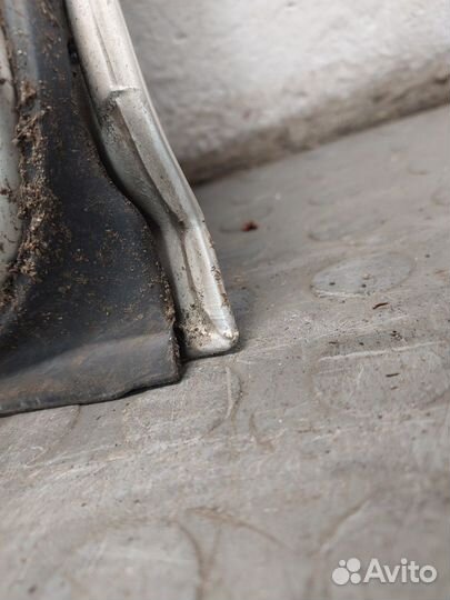 Дверь боковая правая передняя Skoda Octavia (A5)