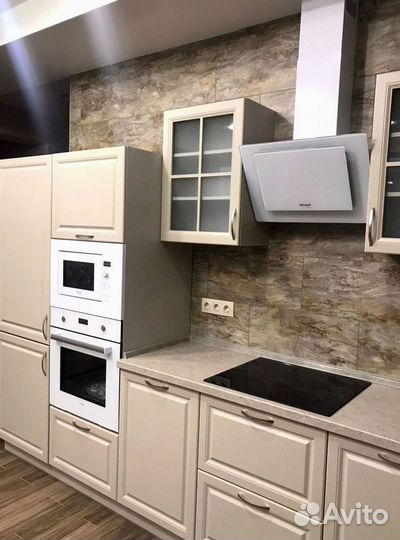 Кухонный гарнитур в современном стиле на заказ