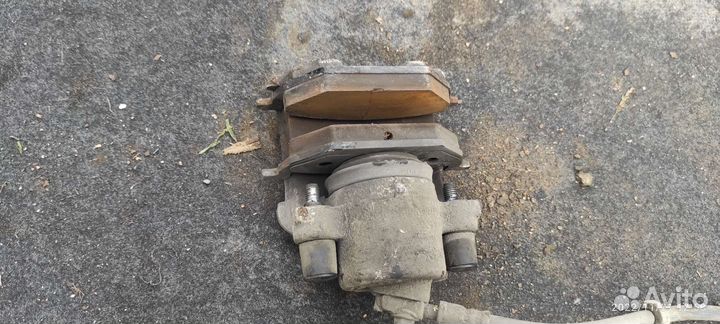 Передний левый суппорт, skoda octavia tour a4