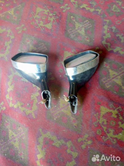 Зеркало заднего вида