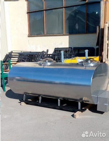 Молоковоз, термос, автоцистерна на 4000 литров