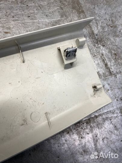 Обшивка двери багажника Ford Focus 3 хетчбэк 1.6L