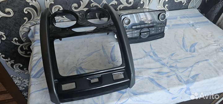 Штатная магнитола Renault Duster