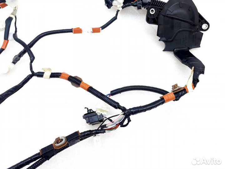 Проводка двери передняя правая Toyota Camry 70