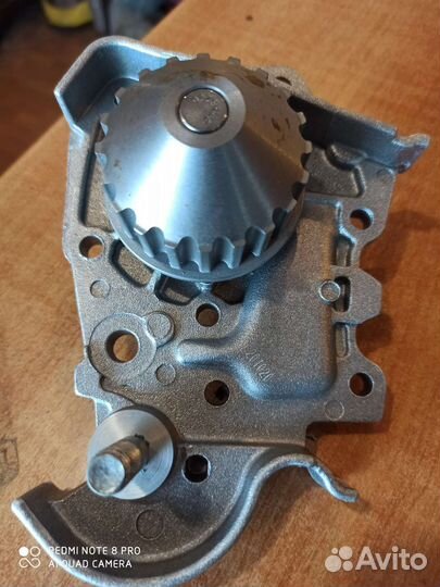 Помпа renault logan 2004-2009 г 1,6