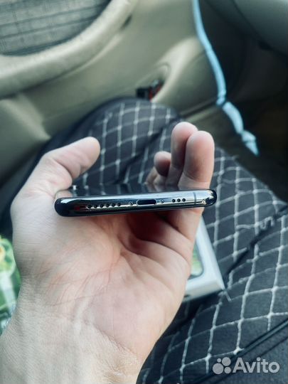 iPhone Xs, 64 ГБ