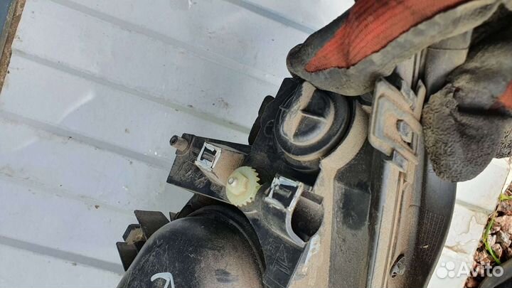 Фара левая Ford Mondeo III