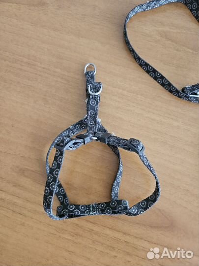 Игрушка, шлейка для кошки/маленькой собачки