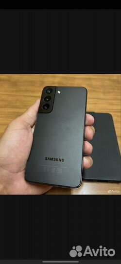 Samsung Galaxy S22, 8/256 ГБ