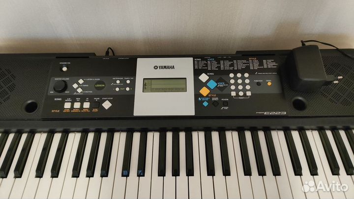 Синтезатор yamaha psr-E223 /ypt-220