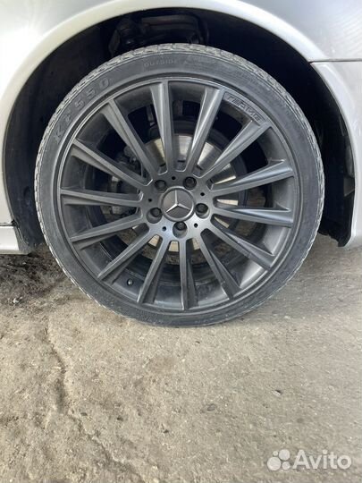 Kinforest KF-550 245/35 R19