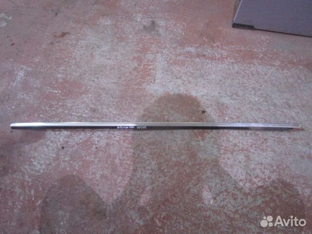 Бархотка стекла двери передней правой наружная VW