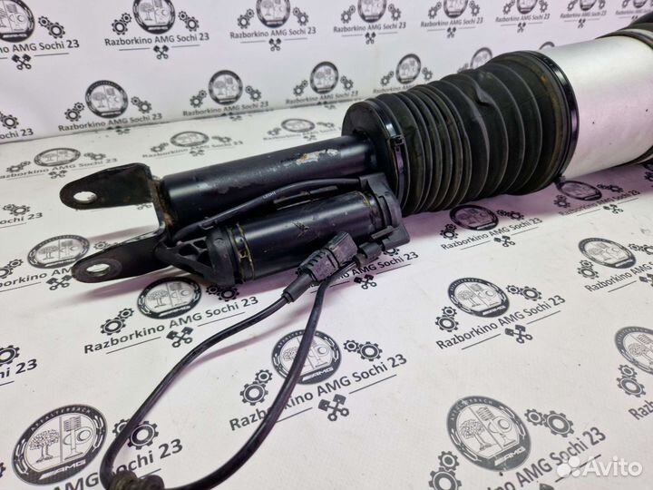 Пневмостойка передняя левая для Mercedes W211 W219