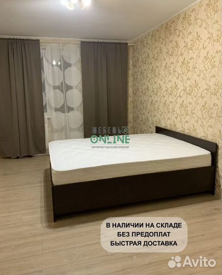 Кровать двуспальная с матрасом