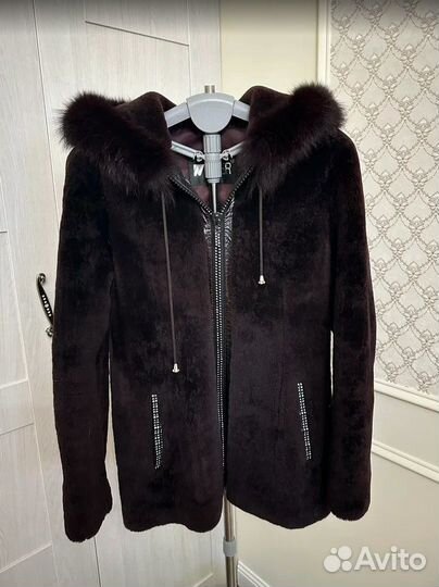 Шуба мутоновая 44 46 с капюшоном