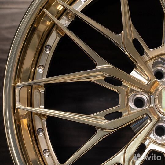 Кованые диски на Mercedes-Benz E-Class AMG R20