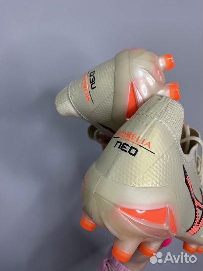 Футбольные бутсы mizuno