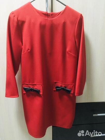 Красное платье
