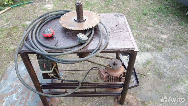 Фрезерный станок по дереву