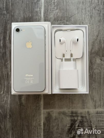 iPhone 8, 64 ГБ
