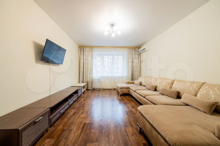 2-к. квартира, 74 м², 3/8 эт.