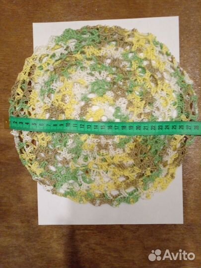 Берет женский связанный крючком