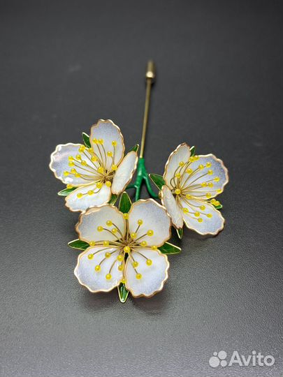Брошь цветок ручной работы в технике Витраль