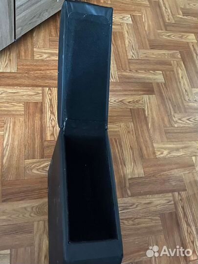 Подлокотник