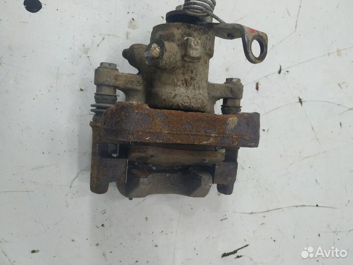 Peugeot 408 суппорт задний правый