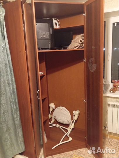 Угловой шкаф с зеркалом