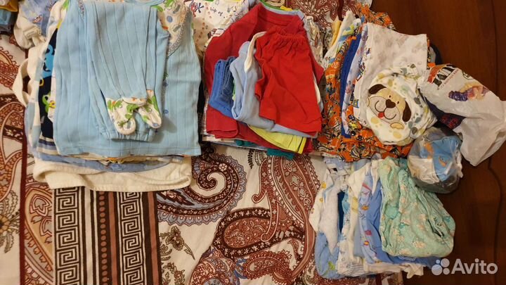 Детские вещи. Футболки, кофточки, ползунки, штаны