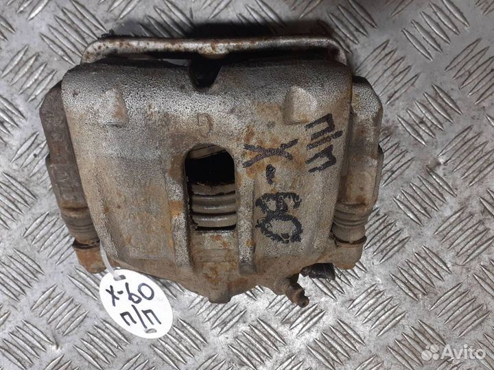 Суппорт передний правый Lifan X60