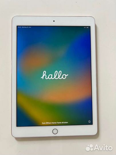 iPad Pro 9.7, цвет белый