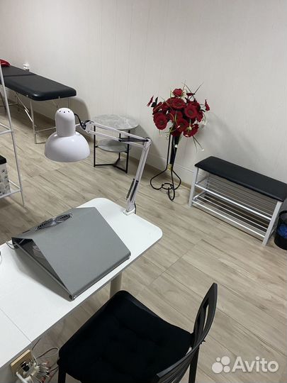 Рабочее место для мастера по наращиванию ресниц