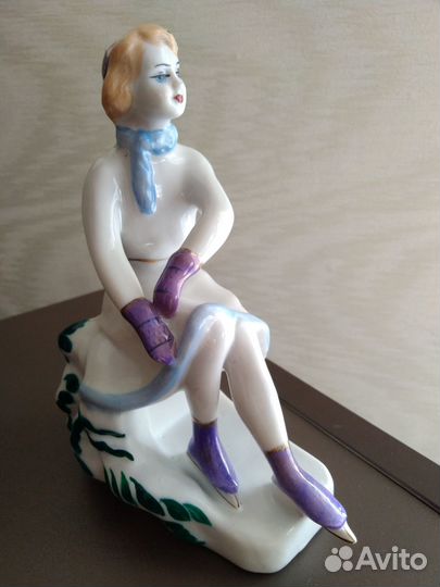 Старинная Статуэтка фарфор СССР